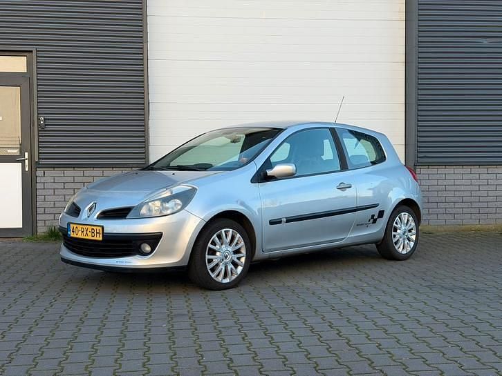 Gebruikt 2006 Renault Clio R.S. Hatchback | € 2.250 (Iets duurder) - Afbeelding 1/4