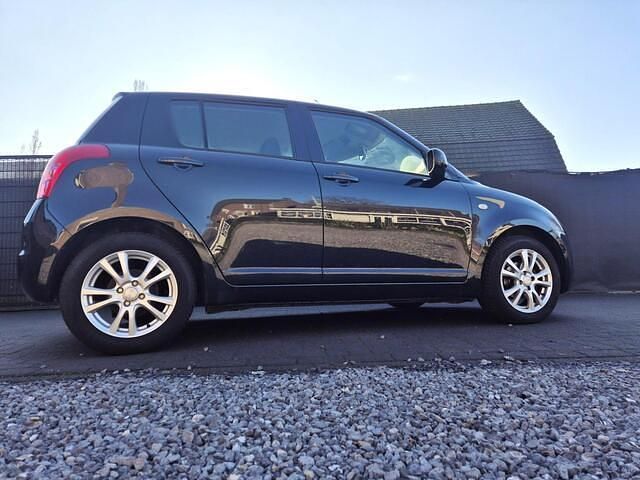 Occasion Suzuki Swift Cool 93 PK (68 kW) 2010 Zwart (metallic) Hatchback
