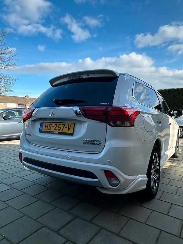 Occasion Mitsubishi Outlander Instyle 121 PK (88 kW) 2015 SUV