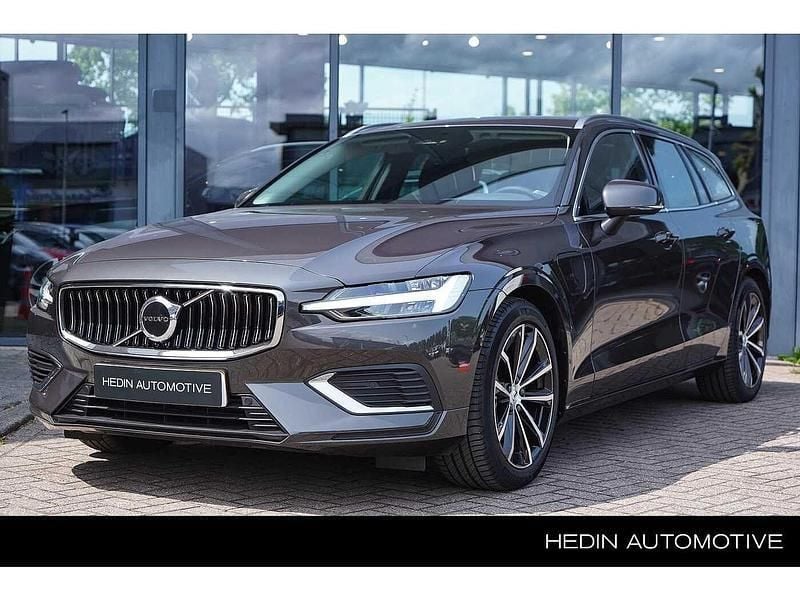 Grijs Gebruikt 2022 Volvo V60 Core Stationwagen | € 47.995 (Eerlijke prijs) - Afbeelding 1/4