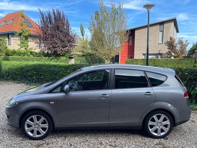 Occasion Seat Altea XL Stylance 125 PK (91 kW) 2009 Grijs MPV