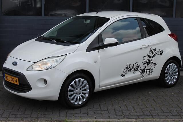 Wit Gebruikt 2009 Ford Ka Titanium Hatchback | € 3.799 (Eerlijke prijs) - Afbeelding 1/4
