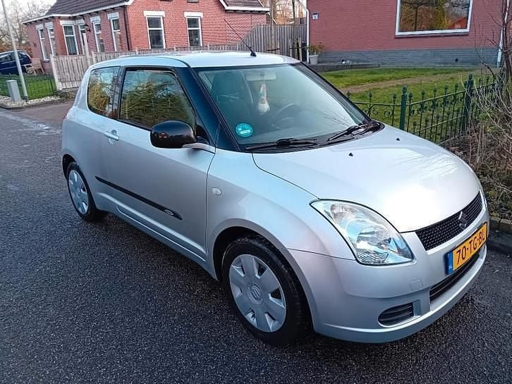 Occasion 2006 Suzuki Swift | € 1.000 (Goede deal) - Afbeelding 1/4