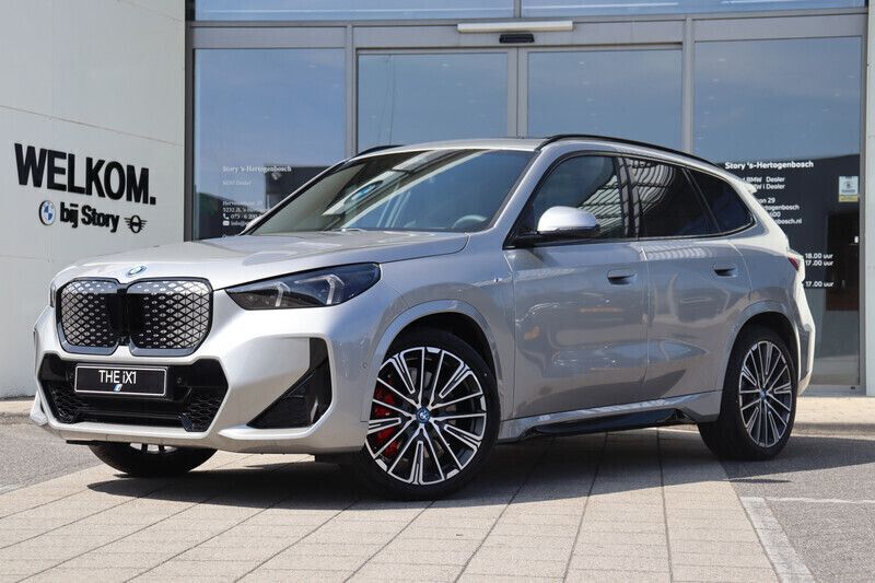 Zilver Nieuw 2025 BMW iX1 Comfort Edition SUV | € 62.513 (Eerlijke prijs) - Afbeelding 1/4