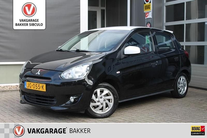 Zwart Occasion 2015 Mitsubishi Space Star Inform Hatchback | € 5.950 (Eerlijke prijs) - Afbeelding 1/4