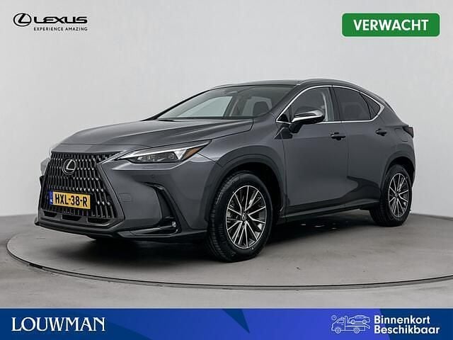 Grijs Nieuw 2025 Lexus NX450h+ Executive Line SUV | € 65.450 (Eerlijke prijs) - Afbeelding 1/3