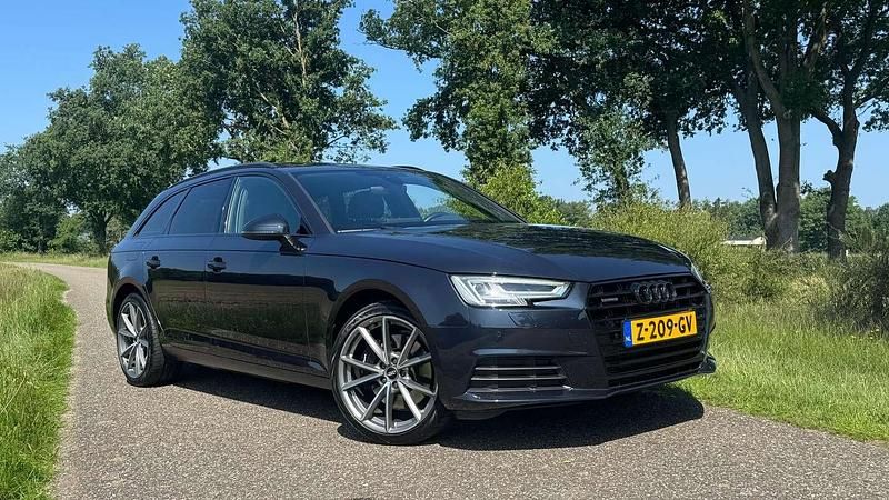 Blauw Occasion 2017 Audi A4 Stationwagen | € 18.500 (Goede deal) - Afbeelding 1/4