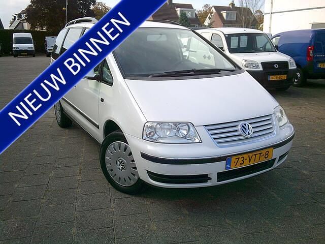 Wit Gebruikt 2008 VW Sharan Comfortline MPV | € 2.750 - Afbeelding 1/4