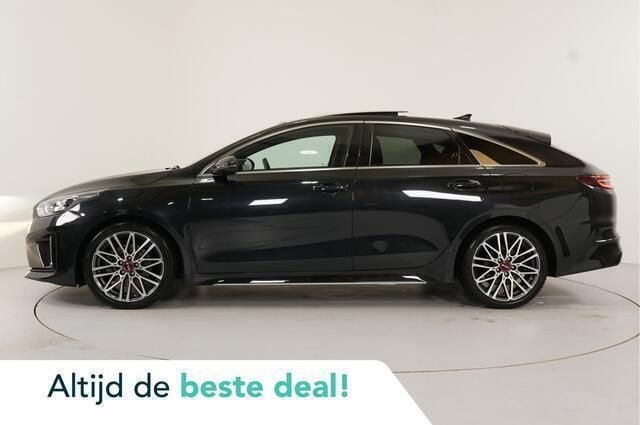 Zwart Gebruikt 2022 Kia ProCeed Hatchback | € 27.450 (Goede deal) - Afbeelding 1/4