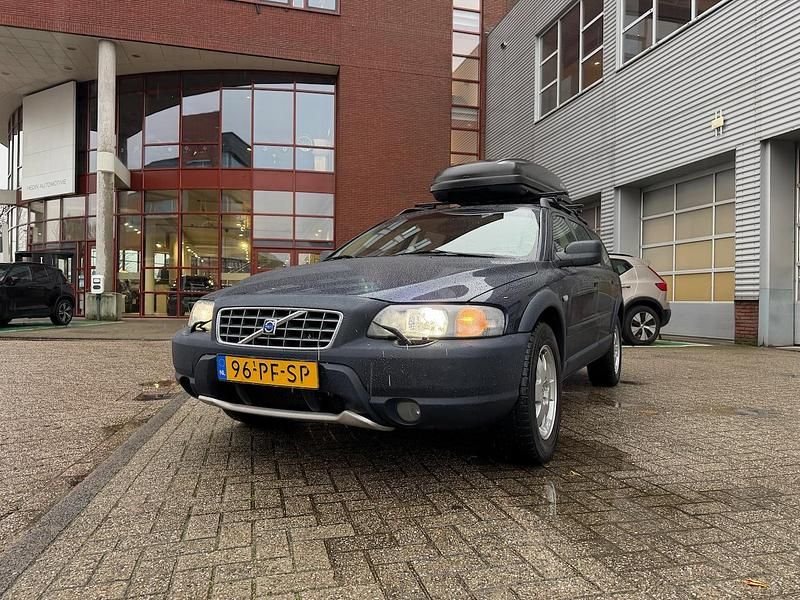 Blauw Gebruikt 2004 Volvo XC70 Comfort Stationwagen | € 4.750 - Afbeelding 1/4