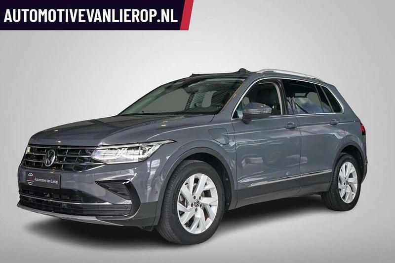 Grijs, metallic lak Gebruikt 2021 VW Tiguan Business+ SUV | € 29.995 (Goede deal) - Afbeelding 1/4