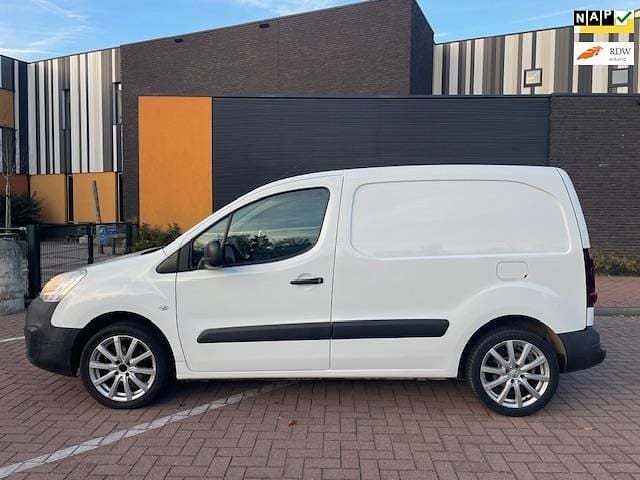 Wit Gebruikt 2016 Peugeot Partner Van | € 4.950 (Goede deal) - Afbeelding 1/4