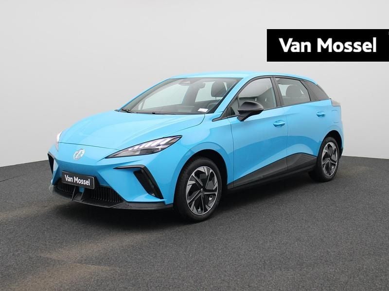 Blauw Nieuw 2025 MG MG4 EV Hatchback | € 22.995 (Eerlijke prijs) - Afbeelding 1/4