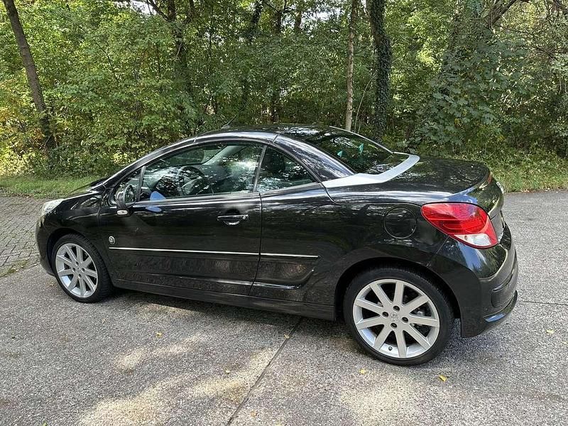 Zwart Gebruikt 2011 Peugeot 207 CC Roland Garros Cabriolet | € 4.950 (Eerlijke prijs) - Afbeelding 1/4