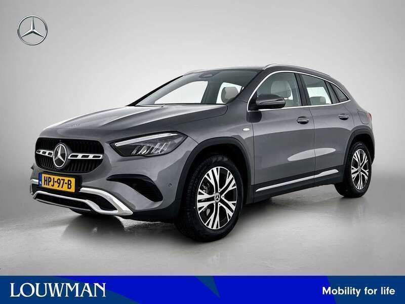 Berggrijs metaalkleur metallic Nieuw 2025 Mercedes GLA250 Business SUV | € 59.460 - Afbeelding 1/4