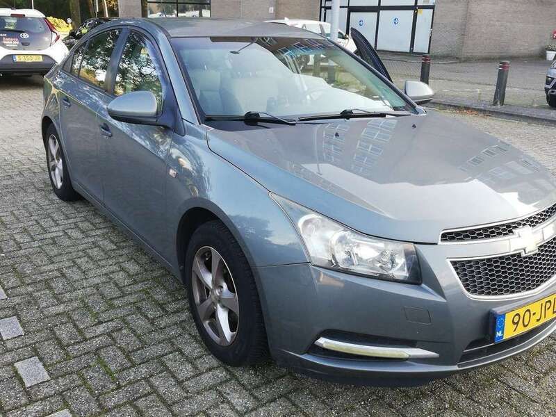 Grijs Gebruikt 2009 Chevrolet Cruze LS Sedan | € 2.800 (Eerlijke prijs) - Afbeelding 1/4