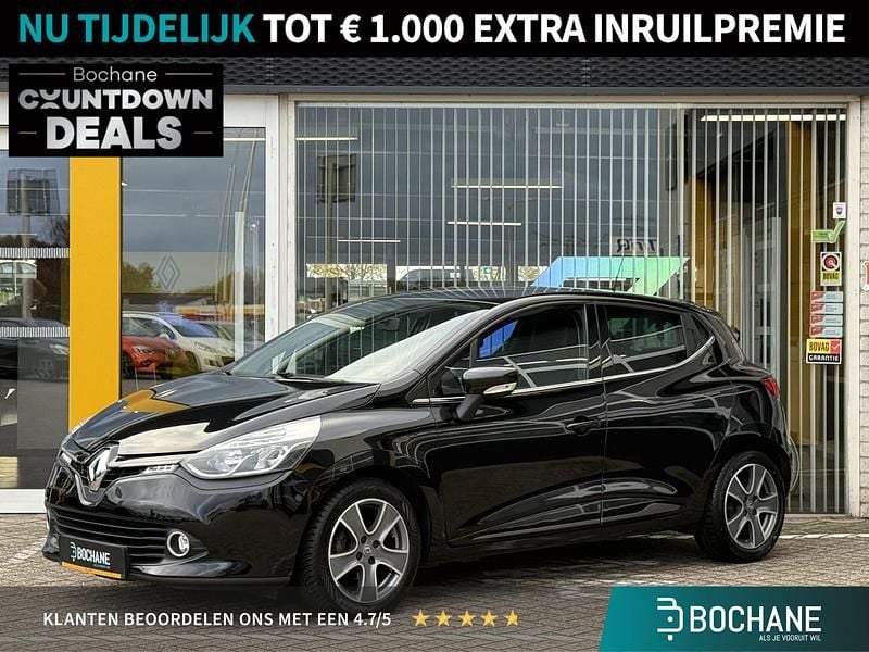Zwart Gebruikt 2015 Renault Clio IV Night&Day Hatchback | € 9.245 (Eerlijke prijs) - Afbeelding 1/4