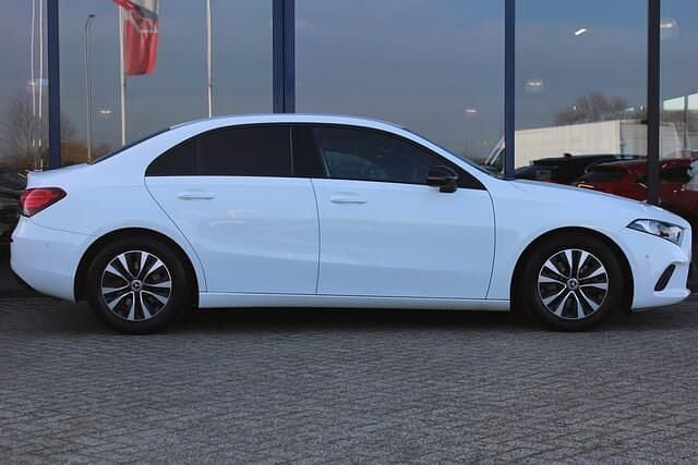 Wit Occasion 2019 Mercedes A200 Business Sedan | € 19.900 (Super prijs) - Afbeelding 1/4