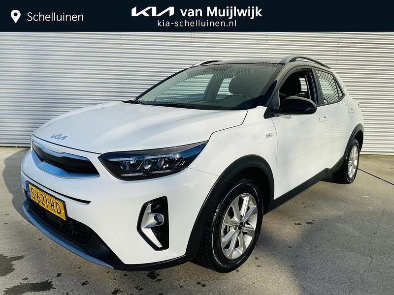 Wit Gebruikt 2023 Kia Stonic SUV | € 20.850 (Eerlijke prijs) - Afbeelding 1/4