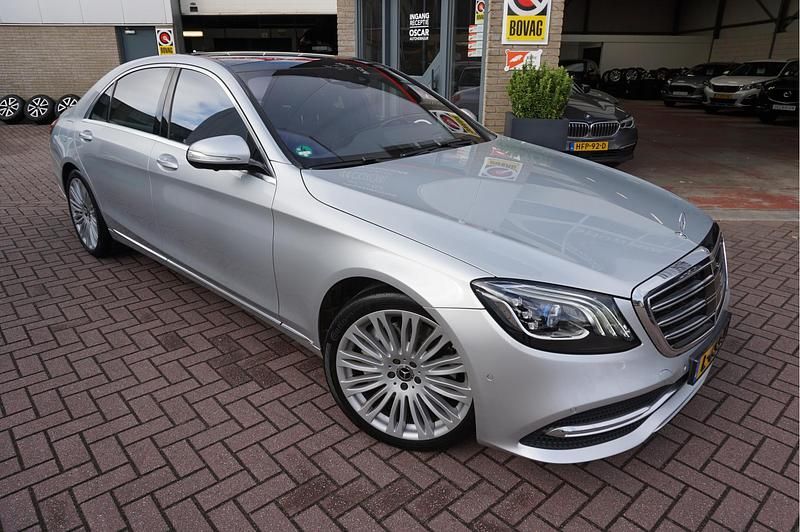 Grijs Gebruikt 2019 Mercedes S560 Premium Plus Sedan | € 61.285 - Afbeelding 1/4