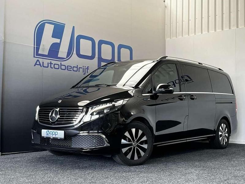 Zwart Gebruikt 2021 Mercedes EQV300 AMG Van | € 48.950 (Duur) - Afbeelding 1/4