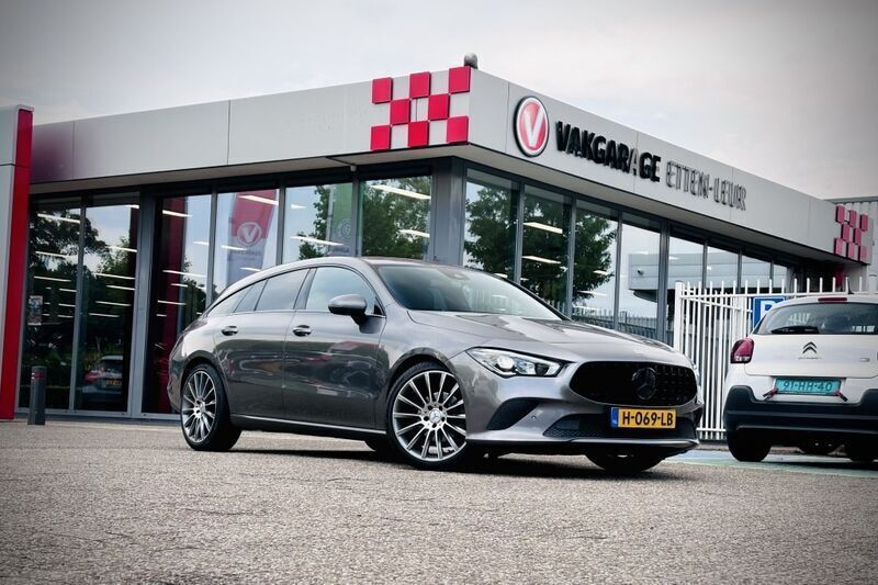 Grijs Gebruikt 2020 Mercedes CLA180 Shooting Brake Advantage Stationwagen | € 27.485 (Eerlijke prijs) - Afbeelding 1/4