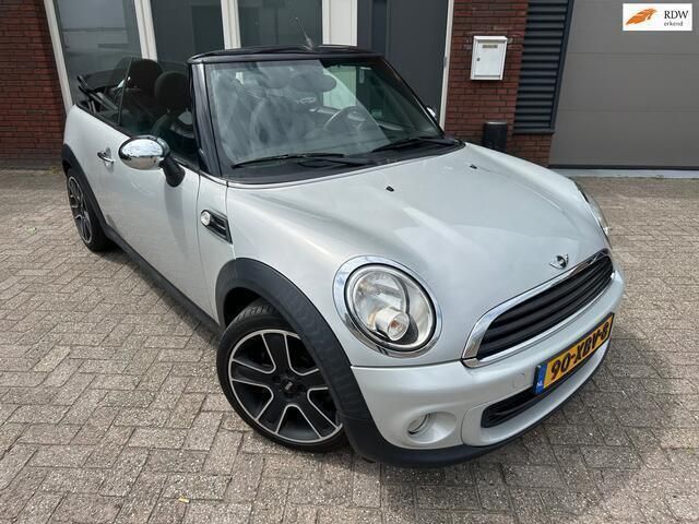 Wit, metallic lak Gebruikt 2012 Mini One Cabriolet Salt Cabriolet | € 6.999 (Eerlijke prijs) - Afbeelding 1/4