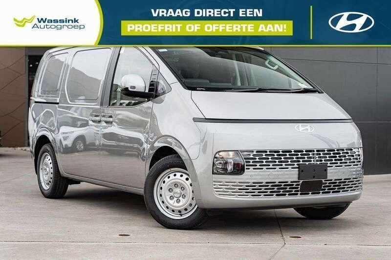 Shimmering silver (grijs metallic) Nieuw 2024 Hyundai Staria Van | € 26.429 (Eerlijke prijs) - Afbeelding 1/4