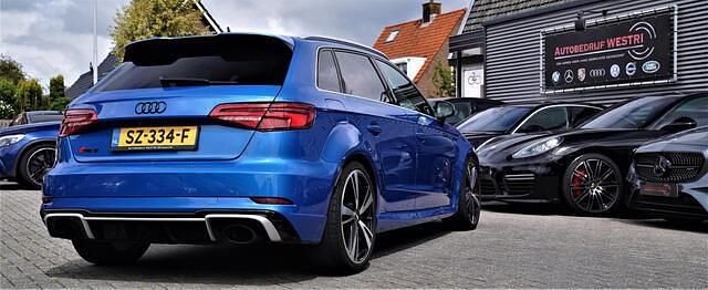 Occasion Audi RS3 Sportback Exclusive 400 PK (294 kW) 2018 Blauw Hatchback