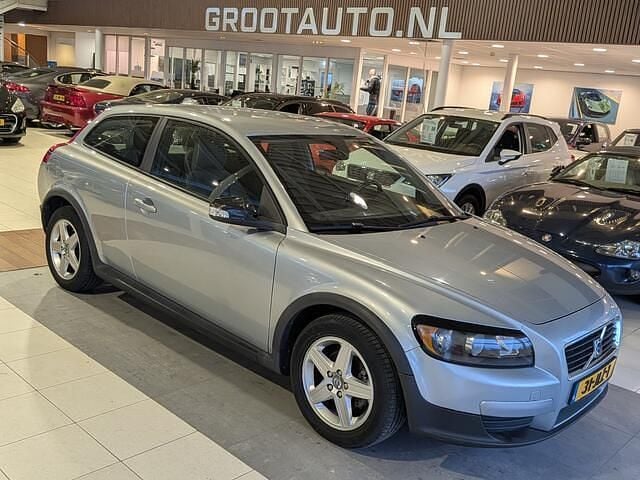 Grijs Occasion 2009 Volvo C30 Hatchback | € 4.944 (Eerlijke prijs) - Afbeelding 1/4
