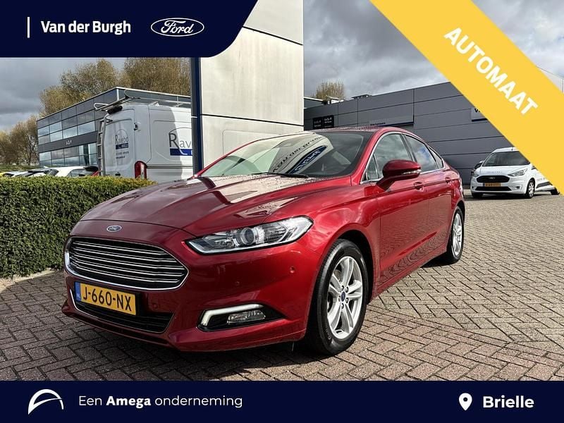 Rood Gebruikt 2018 Ford Mondeo Titanium Hatchback | € 16.990 (Eerlijke prijs) - Afbeelding 1/4