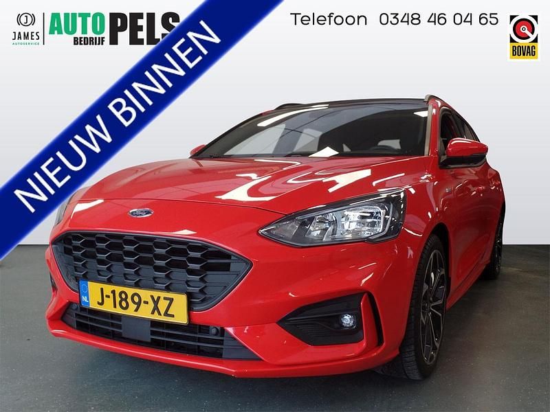 Rood Occasion 2020 Ford Focus Business Edition Stationwagen | € 14.950 (Eerlijke prijs) - Afbeelding 1/4