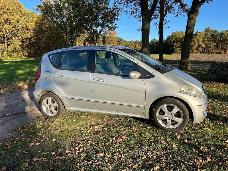 Grijs Occasion 2005 Mercedes A200 Stationwagen | € 2.995 (Eerlijke prijs) - Afbeelding 1/4
