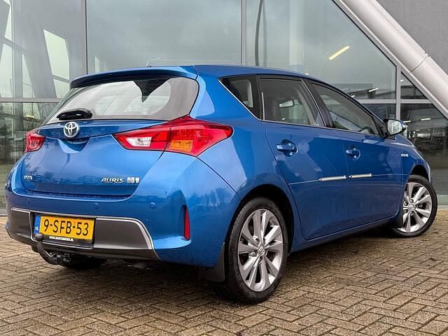 Occasion Toyota Auris Executive 99 PK (72 kW) 2013 Blauw Hatchback