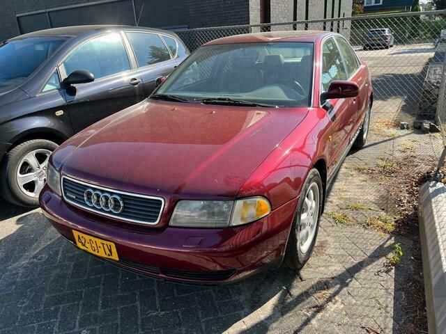 Occasion Audi A4 Ambition 193 PK (141 kW) 1998 Rood Sedan