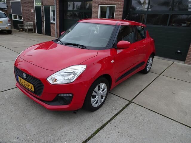 Rood Gebruikt 2019 Suzuki Swift Comfort Hatchback | € 10.950 (Eerlijke prijs) - Afbeelding 1/4