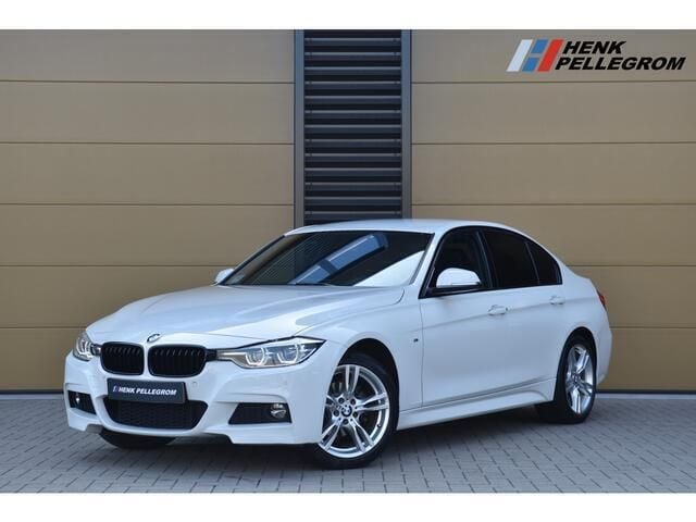 Wit Gebruikt 2018 BMW 320 M Sport Sedan | € 22.950 (Super prijs) - Afbeelding 1/4