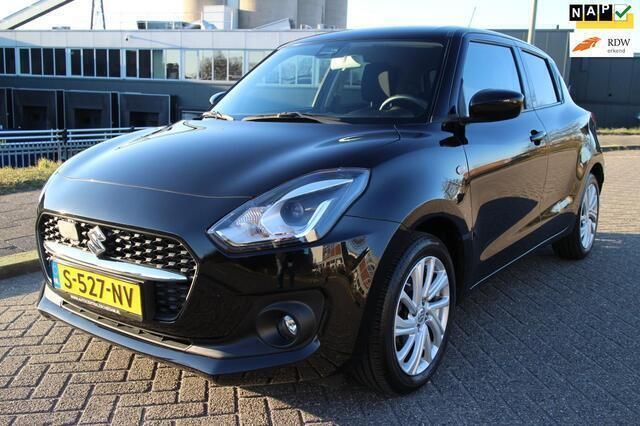 Zwart Gebruikt 2023 Suzuki Swift Hatchback | € 15.950 (Goede deal) - Afbeelding 1/4