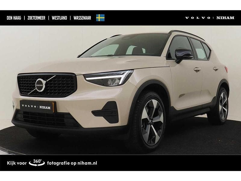 Occasion 2025 Volvo XC40 Plus SUV | € 42.585 (Eerlijke prijs) - Afbeelding 1/4