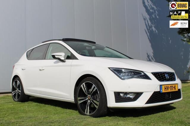 Wit Gebruikt 2016 Seat Leon FR Hatchback | € 14.950 (Duur) - Afbeelding 1/4