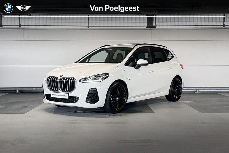 Wit Gebruikt 2024 BMW 225 Active Tourer Shadowline MPV | € 41.900 (Eerlijke prijs) - Afbeelding 1/4