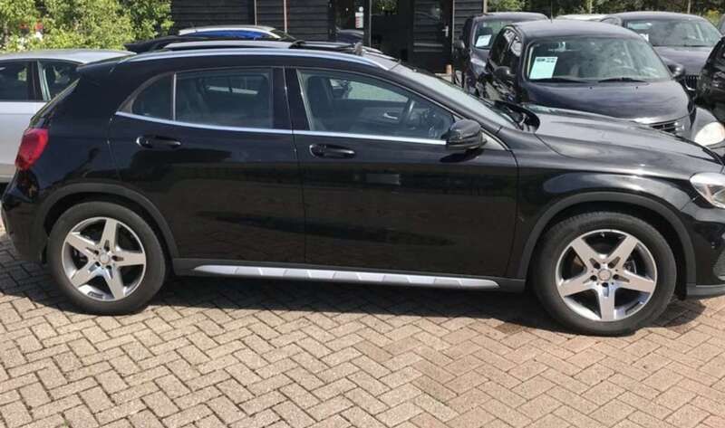 Zwart Gebruikt 2016 Mercedes GLA180 Prestige SUV | € 17.800 (Duur) - Afbeelding 1/4