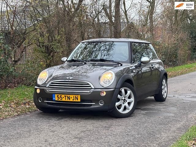 Grijs Gebruikt 2006 Mini ONE Hatchback | € 2.950 (Eerlijke prijs) - Afbeelding 1/4