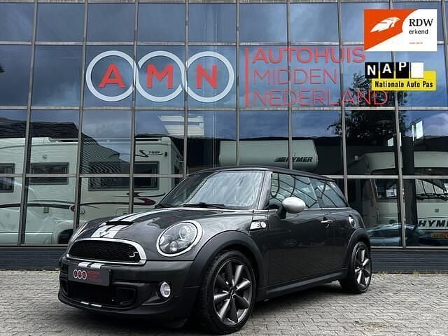 Grijs, metallic lak Gebruikt 2011 Mini Cooper S Salt Hatchback | € 9.750 (Eerlijke prijs) - Afbeelding 1/4