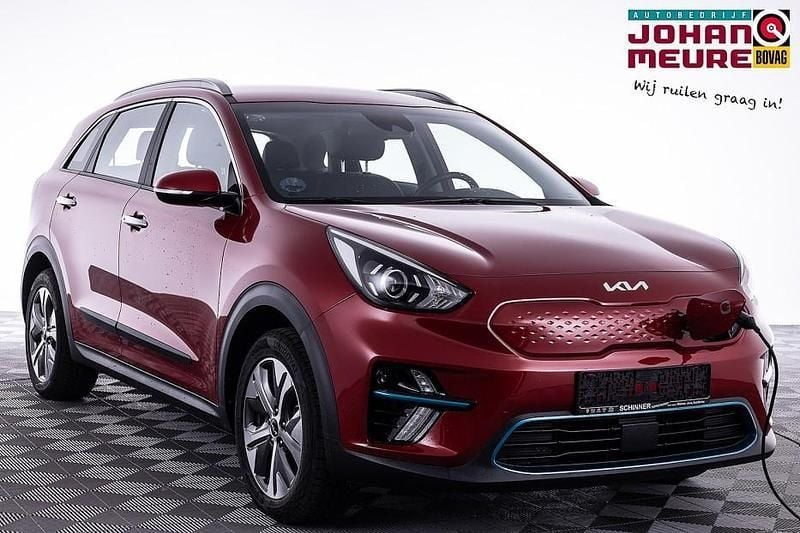 Rood, metallic lak Gebruikt 2022 Kia e-Niro SUV | € 26.990 (Super prijs) - Afbeelding 1/4