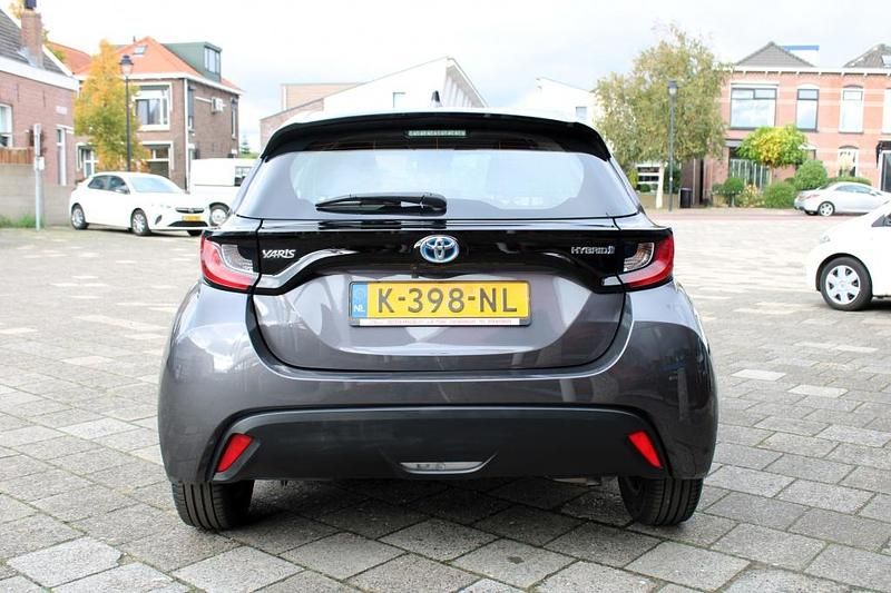 Occasion Toyota Yaris Hybrid Active 2021 Grijs Hatchback