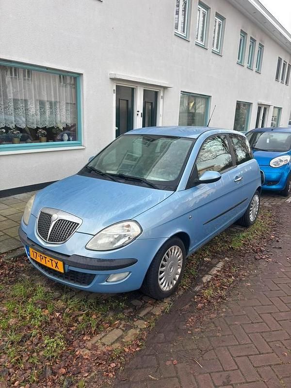 Gebruikt 2004 Lancia Ypsilon Hatchback | € 1.975 (Eerlijke prijs) - Afbeelding 1/4