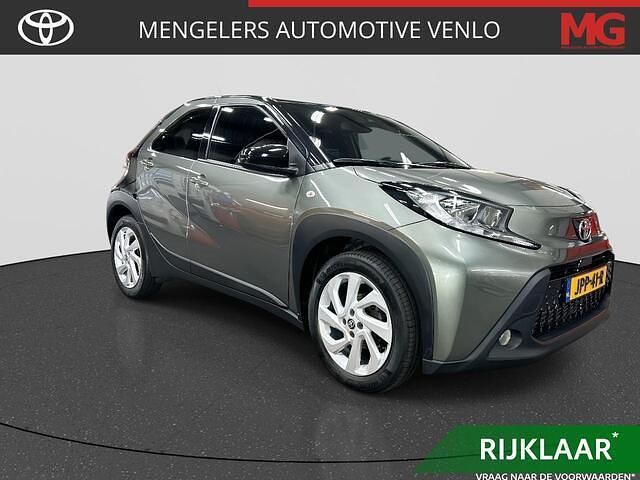 Groen Occasion 2022 Toyota Aygo X SUV | € 16.940 (Goede deal) - Afbeelding 1/4