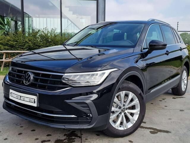 Zwart Occasion 2023 VW Tiguan SUV | € 36.990 - Afbeelding 1/4