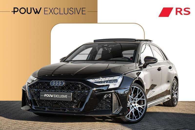 Zwart, metallic lak Nieuw 2024 Audi RS3 Sportback Comfort Hatchback | € 133.950 (Duur) - Afbeelding 1/4